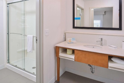 Hampton Inn and Suites Altoona-Des Moines by Hilton image 1