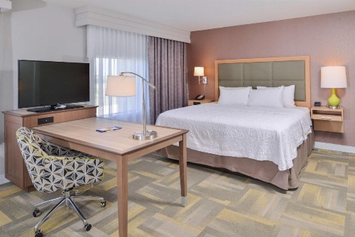 Hampton Inn and Suites Altoona-Des Moines by Hilton image 16