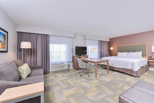 Hampton Inn and Suites Altoona-Des Moines by Hilton image 24