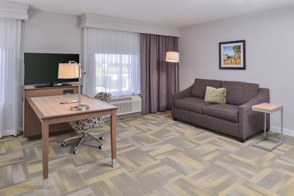 Hampton Inn and Suites Altoona-Des Moines by Hilton Main image