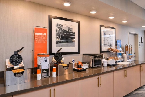 Hampton Inn and Suites Altoona-Des Moines by Hilton image 35